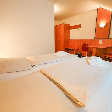 Sonnenhof - Tante Alma's Sommerfrische 3*